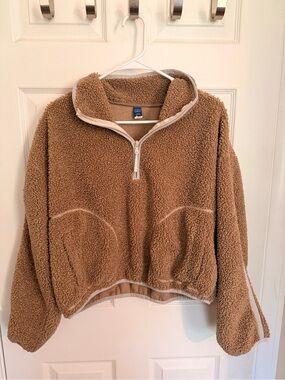 Old Navy Women's Camel Teddy Sherpa Quarter-Zip Pullover